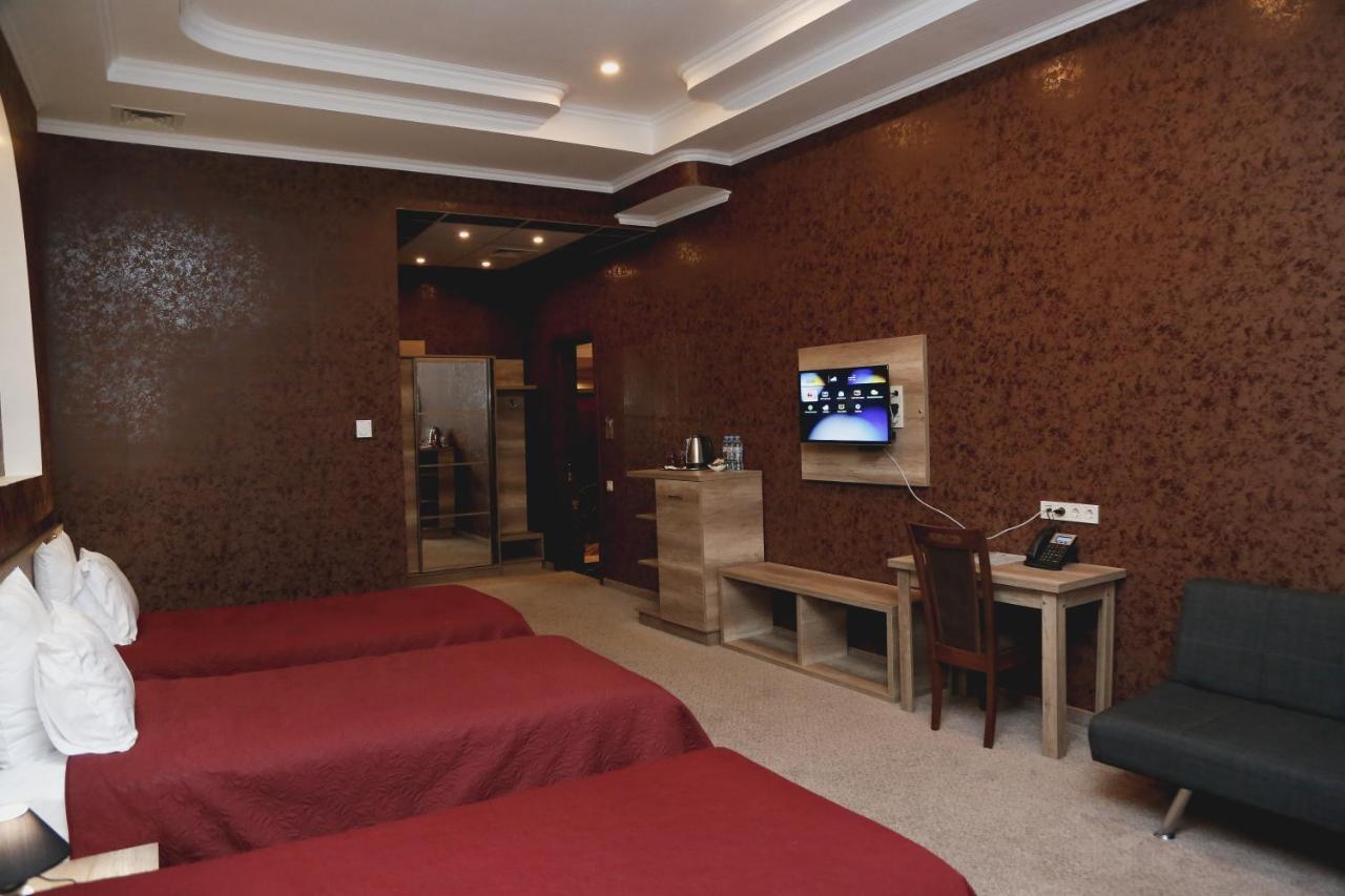 Hotel King David The Builder Koetaisi Buitenkant foto